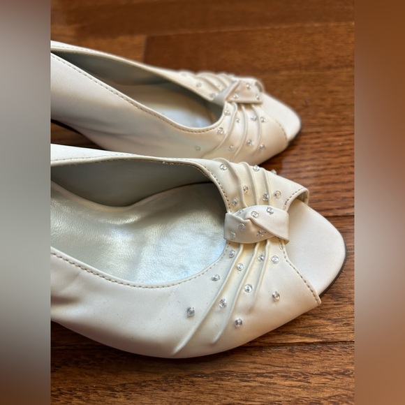 White Heels - Picture 3 of 4